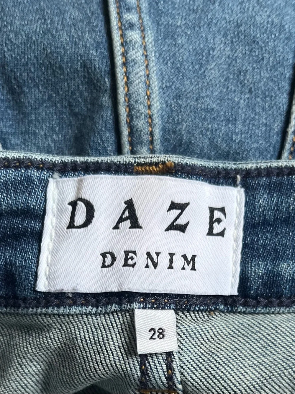 NWOT DAZE Denim Jeans Size 28